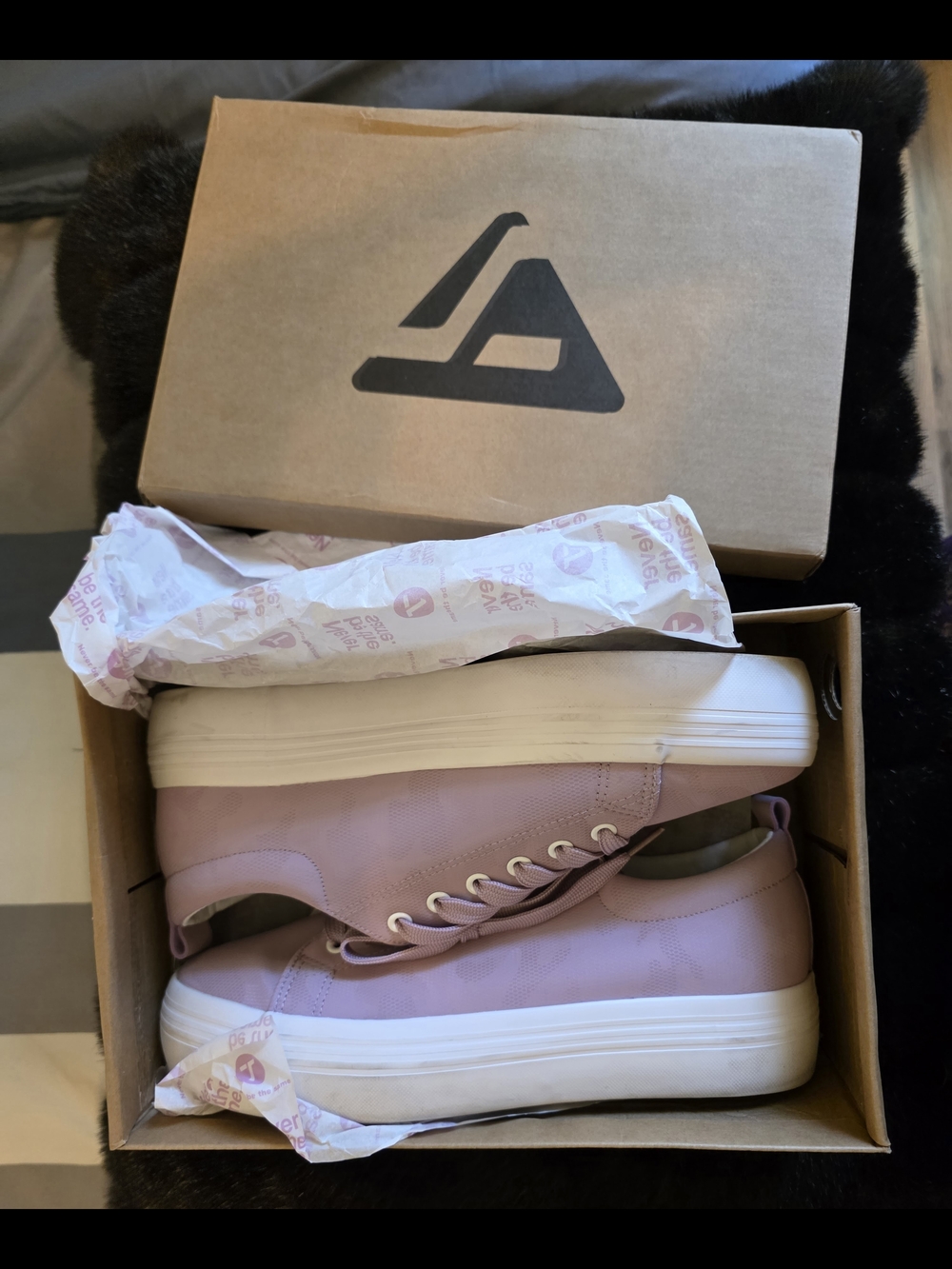 Jabasic Brown Cardboard Shoe Box with White Labels